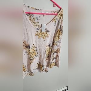 Maurice's flowy top size medium NWT